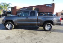 2021 Toyota Tacoma - Thumbnail 5