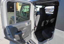 2020 Jeep Gladiator - Thumbnail 28