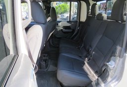 2020 Jeep Gladiator - Thumbnail 30