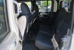 2020 Jeep Gladiator - Thumbnail 32