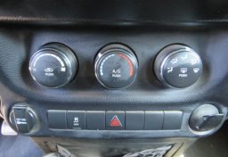 2013 Jeep Wrangler Unlimited - Thumbnail 34