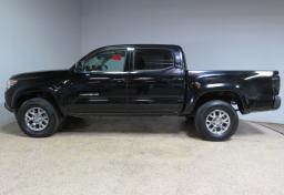 2016 Toyota Tacoma - Thumbnail 10