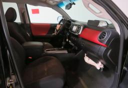 2016 Toyota Tacoma - Thumbnail 24