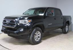 2016 Toyota Tacoma - Thumbnail 1