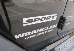 2014 Jeep Wrangler Unlimited - Thumbnail 20