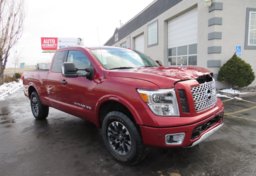 2018 Nissan Titan - Thumbnail 2
