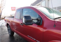 2018 Nissan Titan - Thumbnail 12