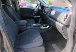 2022 Nissan Frontier - Thumbnail 23