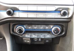 2019 Hyundai Veloster - Thumbnail 30