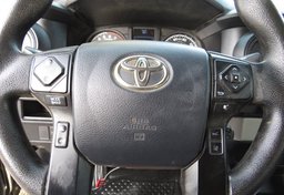 2019 Toyota Tacoma - Thumbnail 32