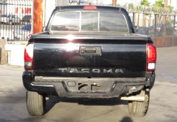 2019 Toyota Tacoma - Thumbnail 11