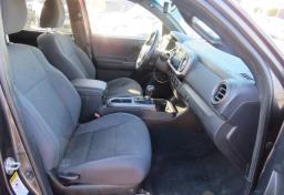 2016 Toyota Tacoma - Thumbnail 30