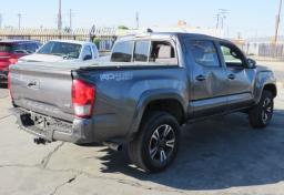 2016 Toyota Tacoma - Thumbnail 11