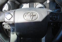 2016 Toyota Tacoma - Thumbnail 33