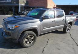 2016 Toyota Tacoma - Thumbnail 1