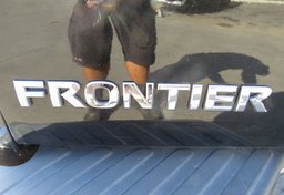 2019 Nissan Frontier - Thumbnail 19