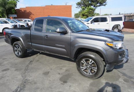 Picture of 2016 Toyota Tacoma