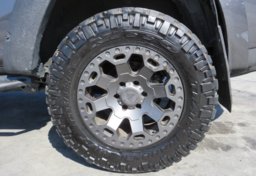 2018 Toyota 4Runner - Thumbnail 16