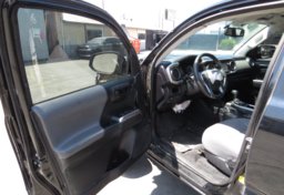 2019 Toyota Tacoma - Thumbnail 21