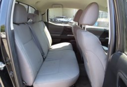 2019 Toyota Tacoma - Thumbnail 30