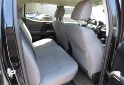 2019 Toyota Tacoma - Thumbnail 32