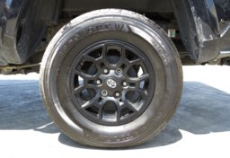 2019 Toyota Tacoma - Thumbnail 16