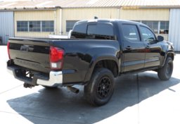 2019 Toyota Tacoma - Thumbnail 7