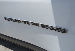 2022 Jeep Compass - Thumbnail 18