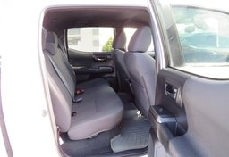 2019 Toyota Tacoma 4WD - Thumbnail 32