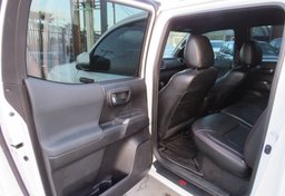 2021 Toyota Tacoma 4WD - Thumbnail 24