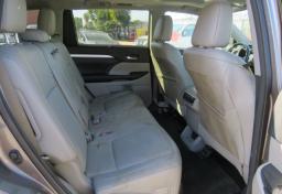 2016 Toyota Highlander - Thumbnail 32
