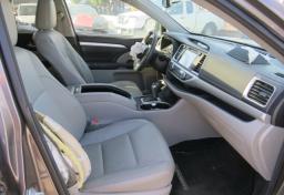 2016 Toyota Highlander - Thumbnail 28