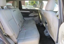 2016 Toyota Highlander - Thumbnail 30