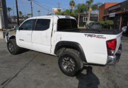 2019 Toyota Tacoma - Thumbnail 6