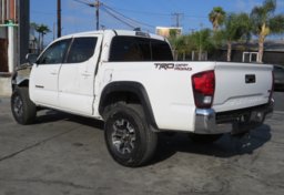 2019 Toyota Tacoma - Thumbnail 8