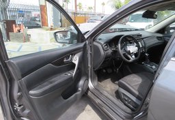 2019 Nissan Rogue - Thumbnail 21