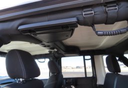 2015 Jeep Wrangler Unlimited - Thumbnail 32