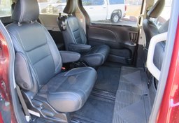 2015 Toyota Sienna - Thumbnail 28