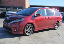2015 Toyota Sienna - Thumbnail 3