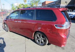 2015 Toyota Sienna - Thumbnail 9