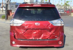2015 Toyota Sienna - Thumbnail 12