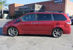 2015 Toyota Sienna - Thumbnail 5