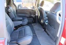 2015 Toyota Sienna - Thumbnail 30