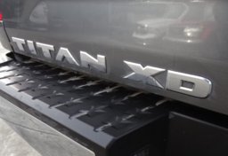 2018 Nissan Titan XD - Thumbnail 22