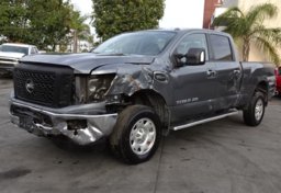 2018 Nissan Titan XD - Thumbnail 4