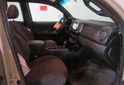 2019 Toyota Tacoma - Thumbnail 26