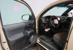 2019 Toyota Tacoma - Thumbnail 21