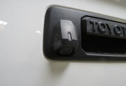 2016 Toyota Tundra - Thumbnail 18