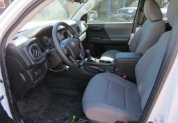 2022 Toyota Tacoma - Thumbnail 25