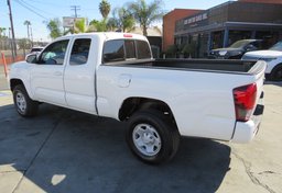 2022 Toyota Tacoma - Thumbnail 5